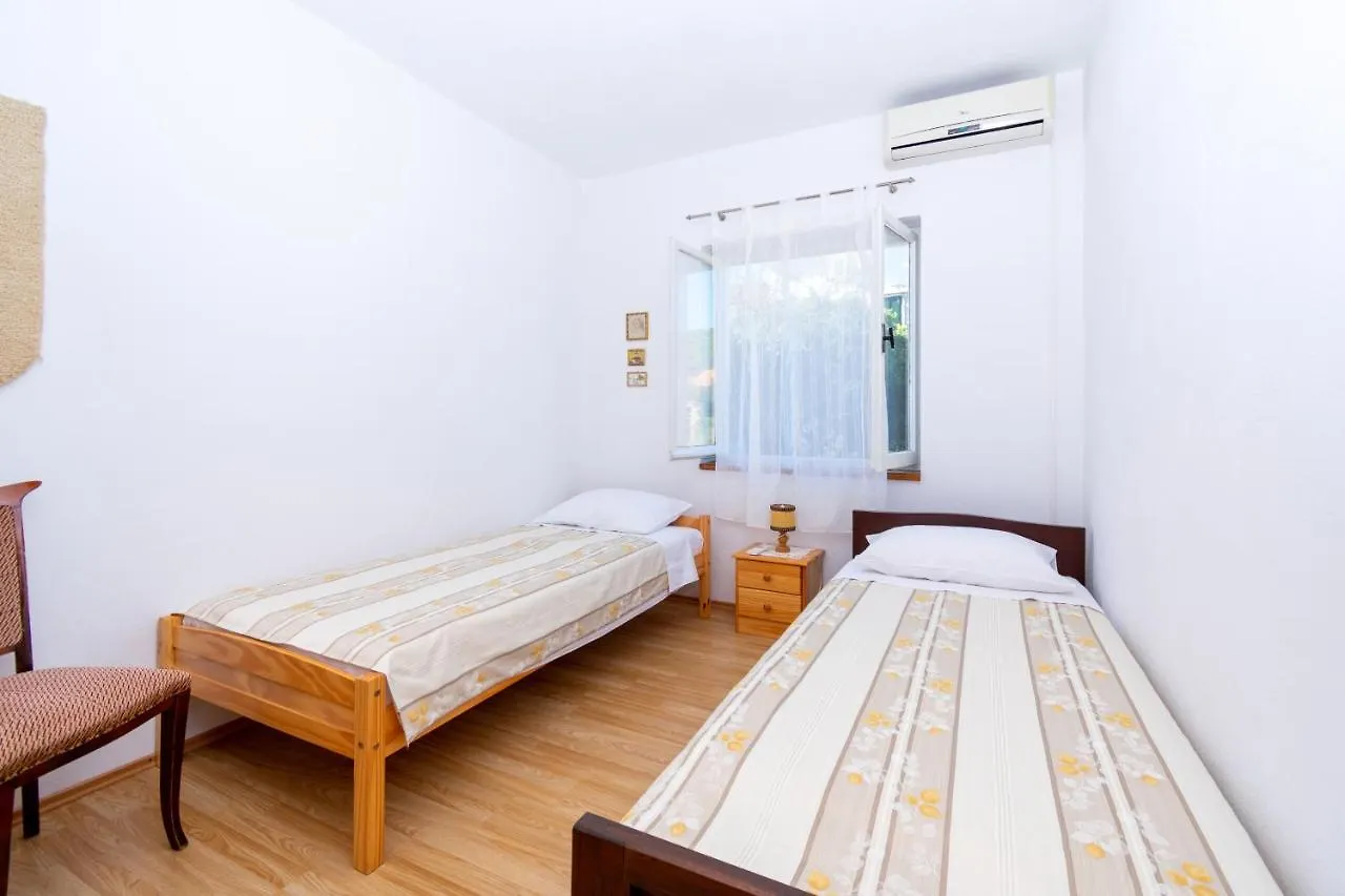 Apartments By The Sea Preko, Ugljan - 14917
